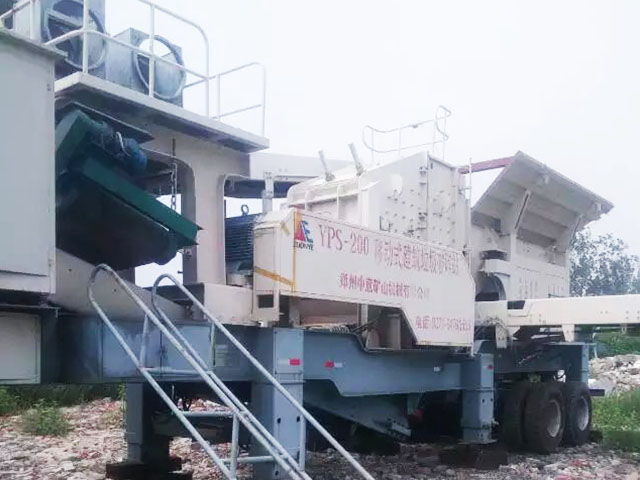 河南南阳日处理1500方移动式建筑垃圾处理厂运行