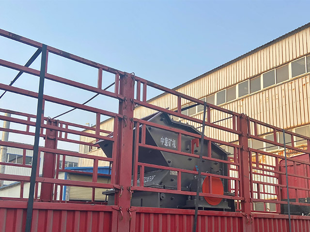 郑州中意PCX1212细碎机顺利发往陕西宝鸡